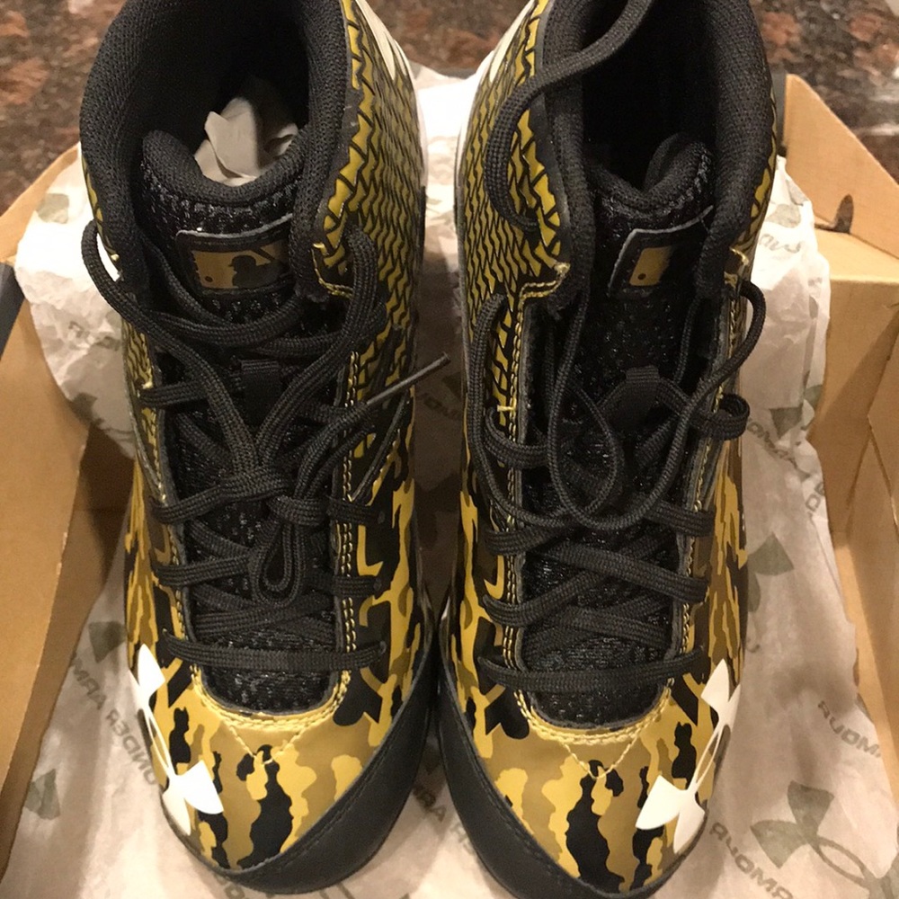 Kids Under Armour baseball cleats